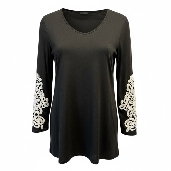 Bluetime Tops - 🖤 Blue Time Black Tunic Top with White Lace Sleeves | Size M 🖤
